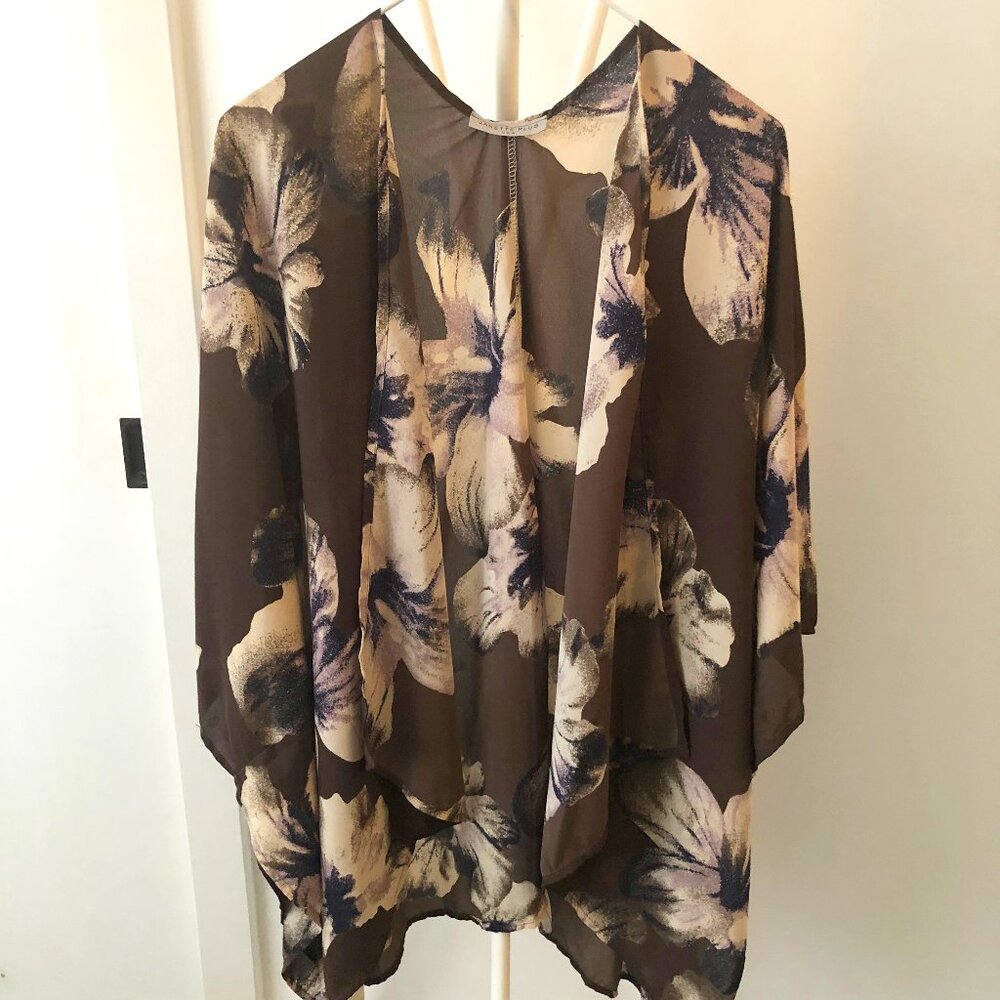 KIMONO - JANETTE PLUS - FLOWERS - FITS 1X 2X 3X - NWOT